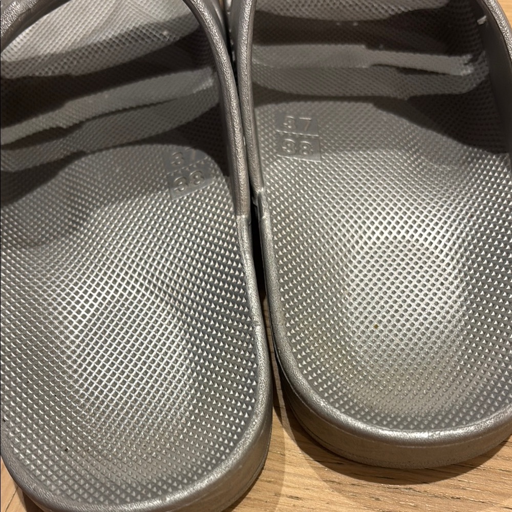 Freedom Moses Gray Double Strap Slide Sandals size 7 - Picture 6 of 7